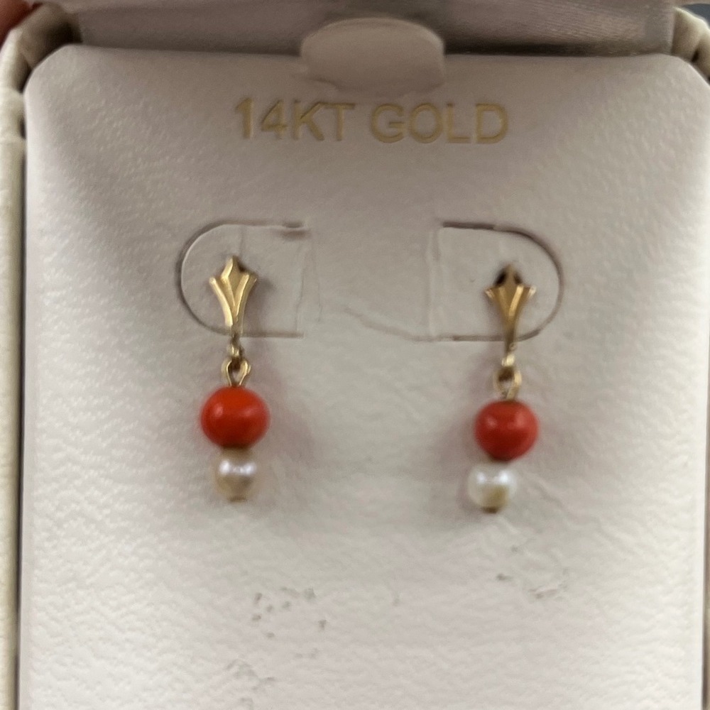 Vintage 14k‎ Yellow Gold lustrous White Pearl Coral Drop Fleur de Lis Earring